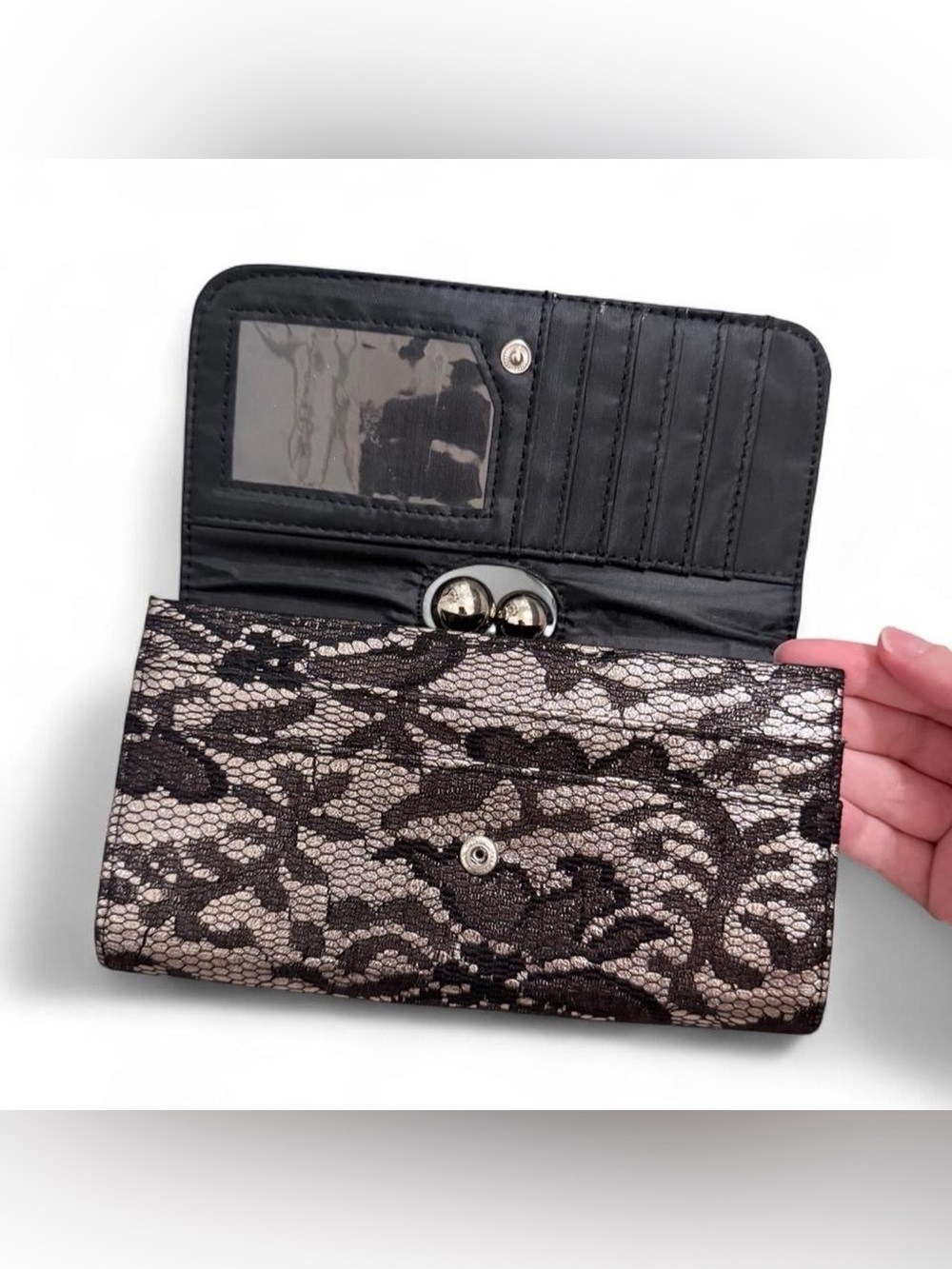 Metallic Lace Kiss Lock Wallet - Picture 4 of 8